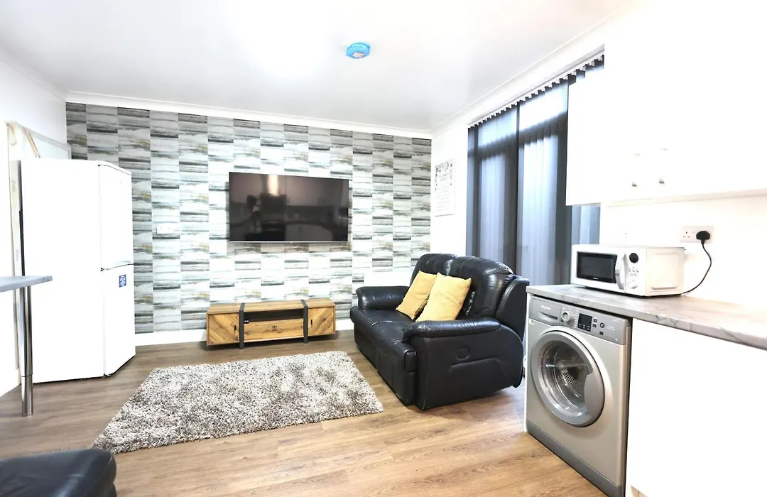 Spacious 5Br House Sleeps 10-1